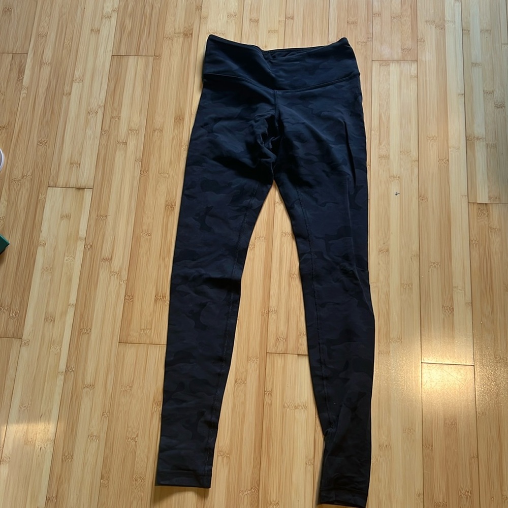 Lululemon gray/black camo leggings